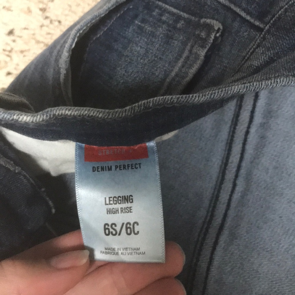 NWOT Express Perfect Denim Legging - Picture 3 of 3